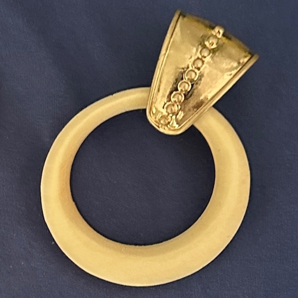 NEW PLUNDER Plunder Design gold-circle with buckle stud earrings - Picture 3 of 3